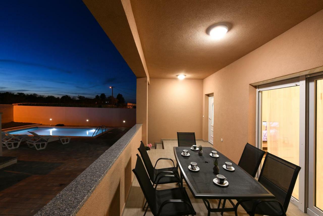 Holiday Home Luka Zadar Exterior photo